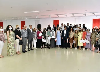 Osmangazi Belediyesi personeli sertifikalarını Başkan Dündar’dan aldı