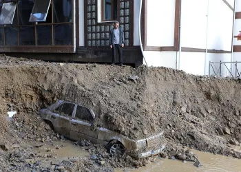 Rize’de afetin hasarı gün ağarınca ortaya çıktı