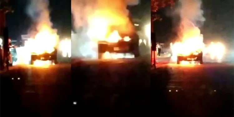 Bursa’da park halindeyken alevlere teslim oldu