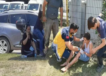 Ölümden döndüler! Çarptığı aracın içine girdi
