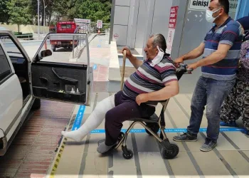 Üstüne inek düştü bacağı kırıldı
