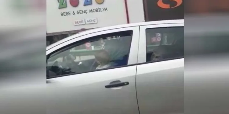 Bursa’da trafikte pes dedirten görüntü!