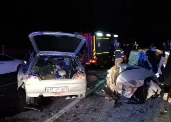 Bursa’da gaz pedalı takılı kalan TIR dehşet saçtı