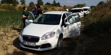 Bursa’da çalıntı araçla polisten kaçtılar
