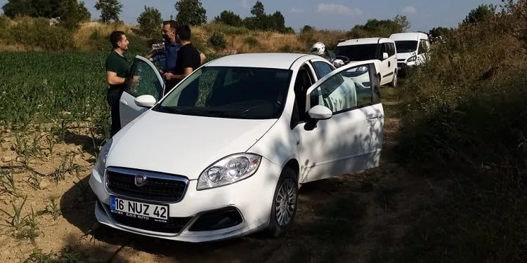 Bursa’da çalıntı araçla polisten kaçtılar
