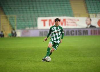 Bursaspor’un genç ismi Taha Altıkardeş’in hedefi Avrupa