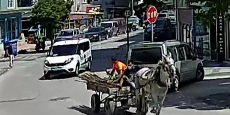 Hırsızlık şüphelileri polisten at arabasıyla kaçtı