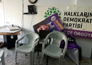 Marmaris’te HDP ilçe binasına silahlı saldırı