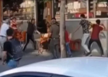 Bursa’da sandalye ve sopalar havada uçuştu