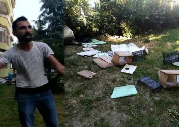 Bursa’da kedi evlerini yıktı, anne kızın üzerine yürüdü