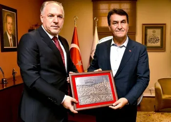 Başkan Dündar’a kardeş ziyareti