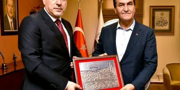 Başkan Dündar’a kardeş ziyareti