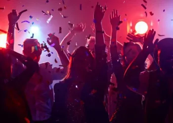Sahte negatif testle partiye gitti, 165 kişi virüse yakalandı