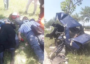 Bursa’da kazada otomobil ikiye bölündü