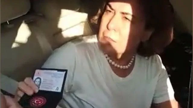 Aracını durduran polise hakaret eden vekilden açıklama