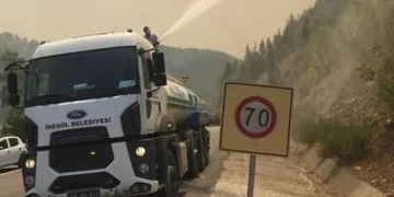 İnegöl Belediyesi ekibi yangın bölgesinde