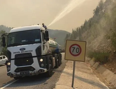 İnegöl Belediyesi ekibi yangın bölgesinde