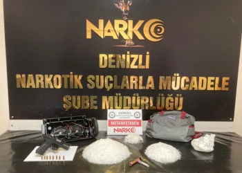 24 Bi̇n Ki̇şi̇yi̇ Zehi̇rleyecek 2,5 Ki̇lo Uyuşturucu Hoparlör Ve Bebek Bezi̇nden Çıktı