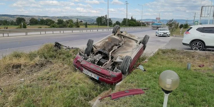 Bursa’da kontrolden çıkan araç takla attı