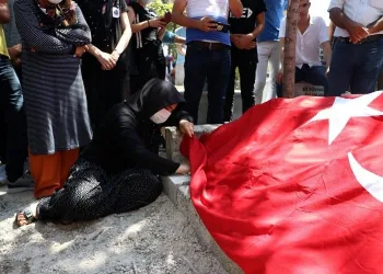 Vahşice katledilen Azra son yolculuğuna uğurlandı