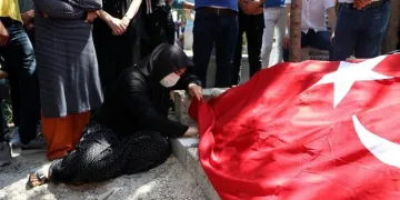 Vahşice katledilen Azra son yolculuğuna uğurlandı
