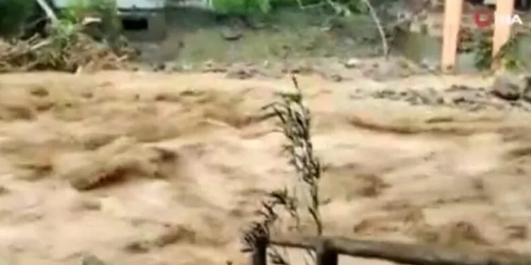 Malezya’da sel felaketi: 4 ölü, 2 kayıp