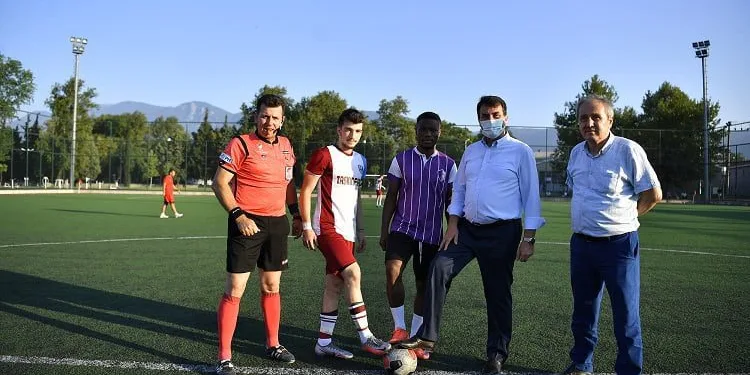 Fildişi karması Osmangazi Dikkaldırımspor’la dostluk maçı oynadı