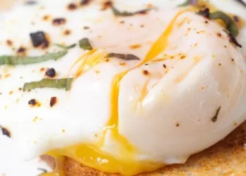 Poşe yumurta nedir, nasıl yapılır? Poşe yumurta tarifi ve püf noktaları