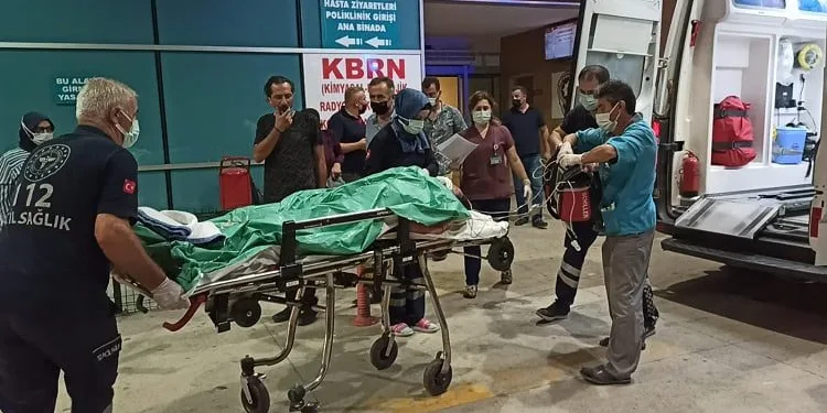 Sigara içerken uyuya kaldı hem kendini hem evini yaktı