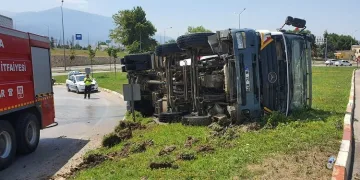 Bursa’da beton mikseri devrildi