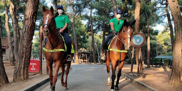 Bursa’da atlı polisler yangın denetiminde