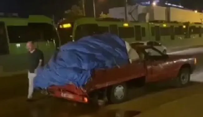 Bursa’da yola saçılan karpuzlar kazaya sebep oldu