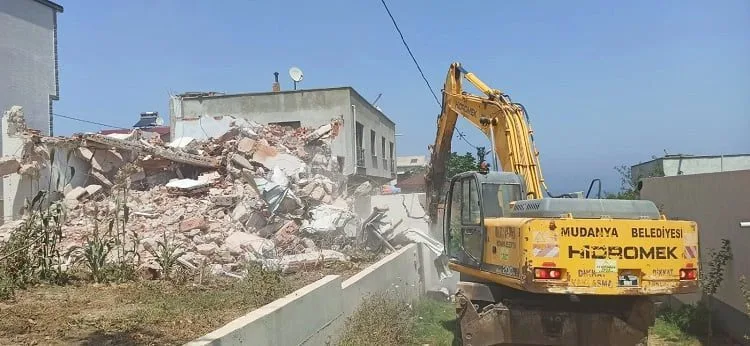 Mudanya’da kaçak yapılaşmayla mücadele sürüyor