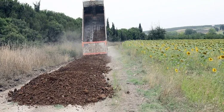 Mudanya Belediyesi’nden arazi yollarına yoğun mesai