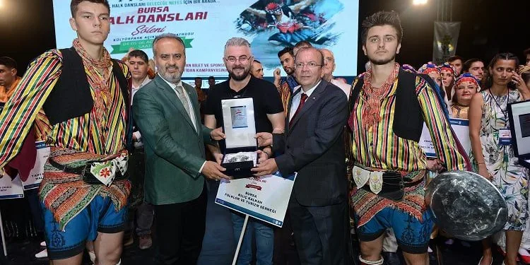 Bursa’da halk dansları şöleni sona erdi