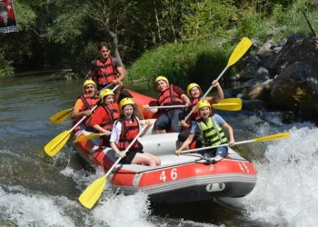 Kestel Belediyesi, gençleri rafting ile buluşturdu