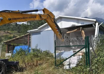 Osmangazi Belediyesi’nden Uludağ’da kaçak yapılara karşı mücadele