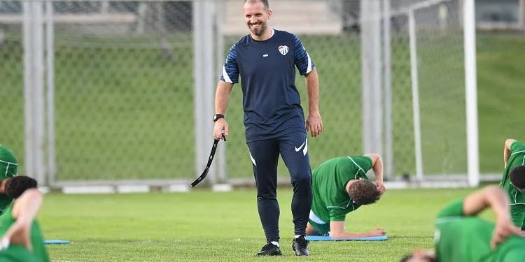 Bursaspor’la yolları ayrılan Mustafa Er’den açıklama