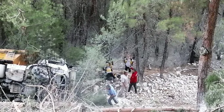 Bursa’da can pazarı! Hafriyat kamyonu uçuruma yuvarlandı