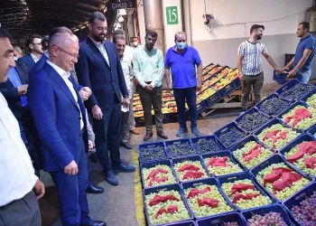 AK Parti Bursa İl Başkanı’ndan hal esnafına ziyaret
