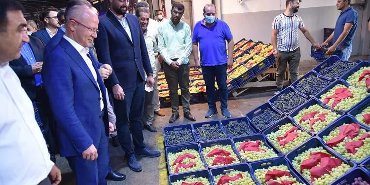AK Parti Bursa İl Başkanı’ndan hal esnafına ziyaret