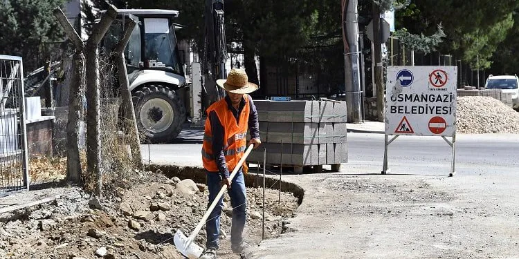 Osmangazi’de güvenli ulaşım için yollar yenileniyor