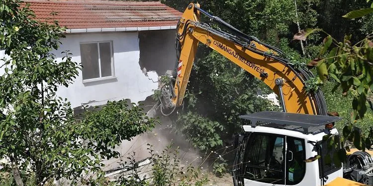 Osmangazi yapılardan temizleniyor