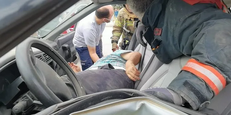 Araçta sıkışan sürücü oğlunun adını sayıkladı