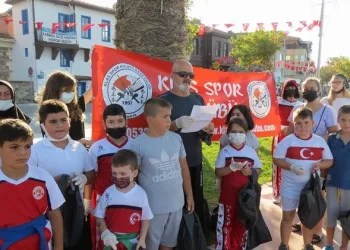 Bursa’da sporcu çocuklardan çevre temizliği