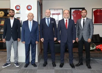 Bursaspor Kulübü, TFF Başkanı Nihat Özdemir’i ziyaret etti