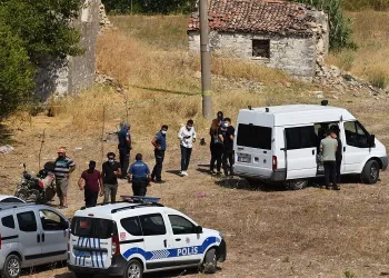 Cinayet şüphesi! Boş arazide erkek cesedi bulundu