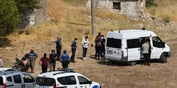 Cinayet şüphesi! Boş arazide erkek cesedi bulundu