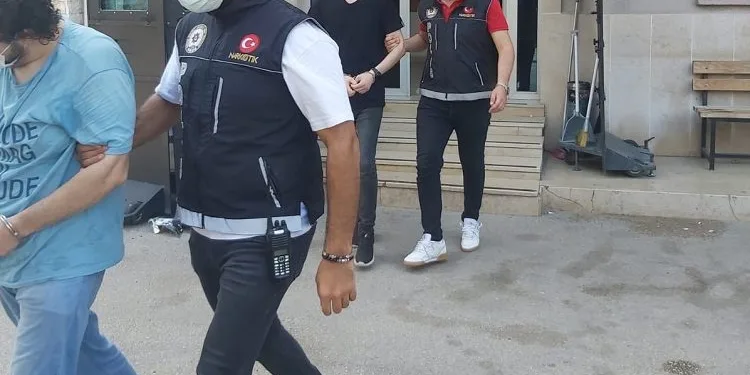 Bursa’da uyuşturucu satıcılarına baskın