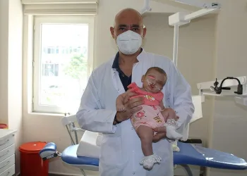 Bursa’da 2,5 aylık bebeğe başarılı tedavi